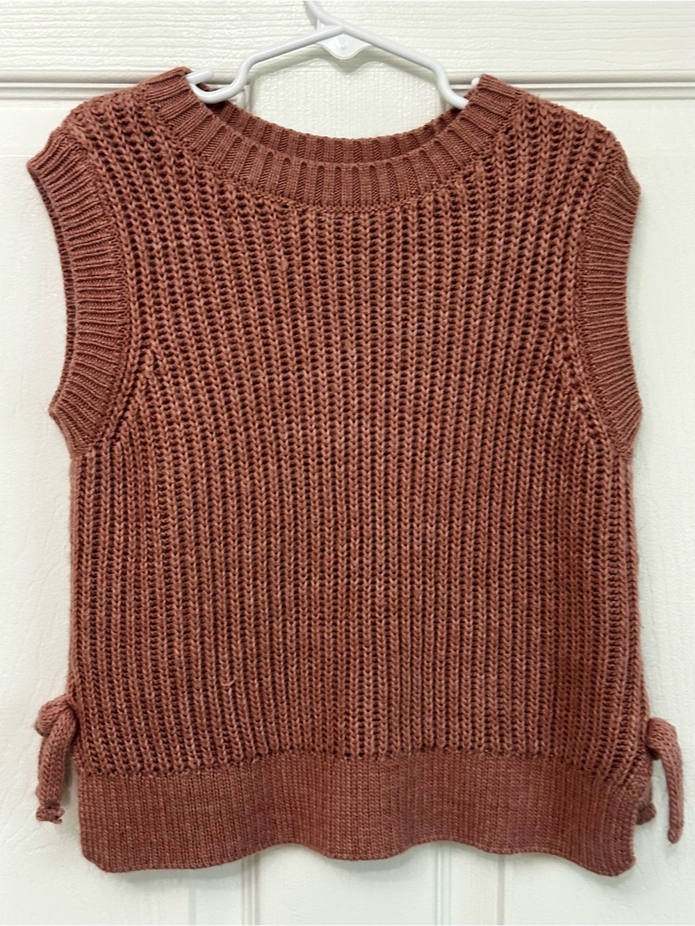 New Carter's toddler girl sweater vest Size  5T mauve ribbed knit Sleeveless Top